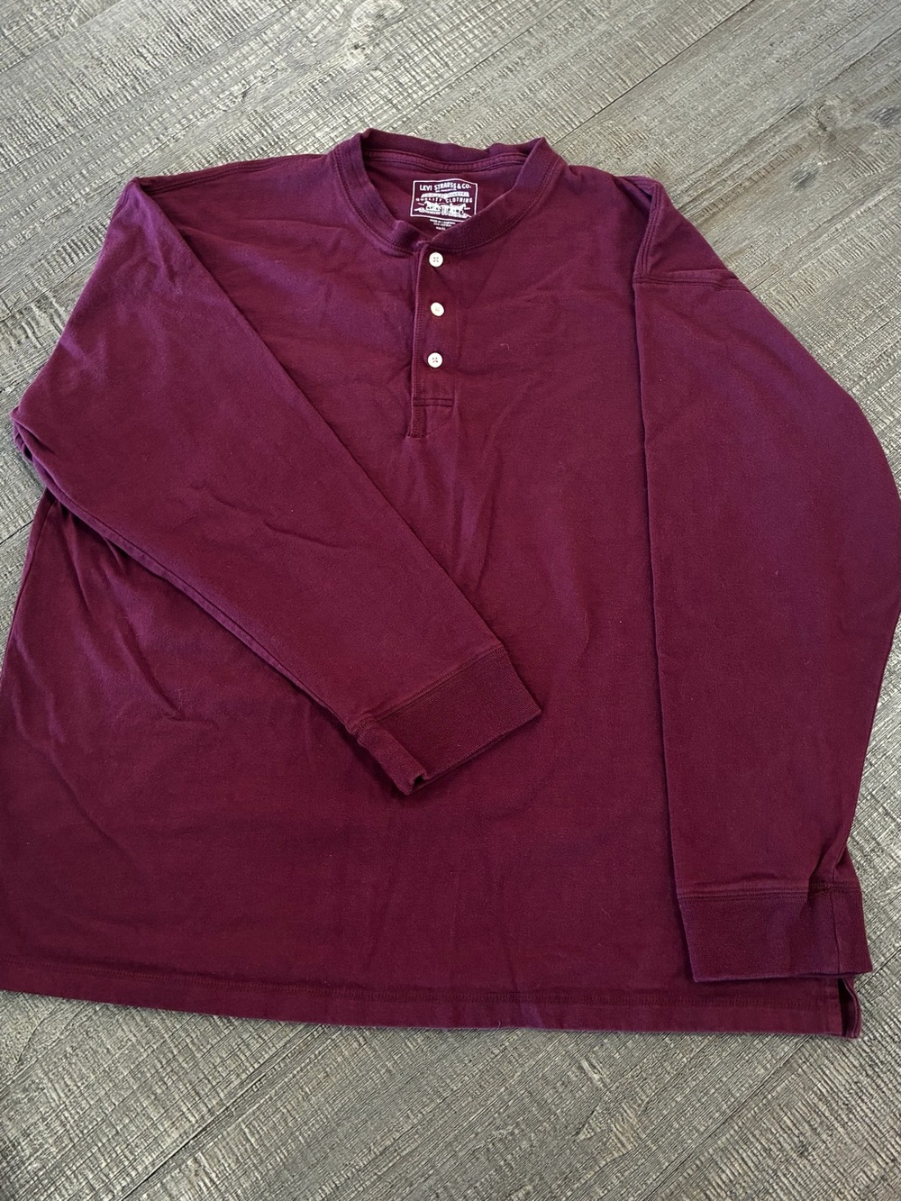 Levi's Men's Long-Sleeve Levi’s Henley - Maroon